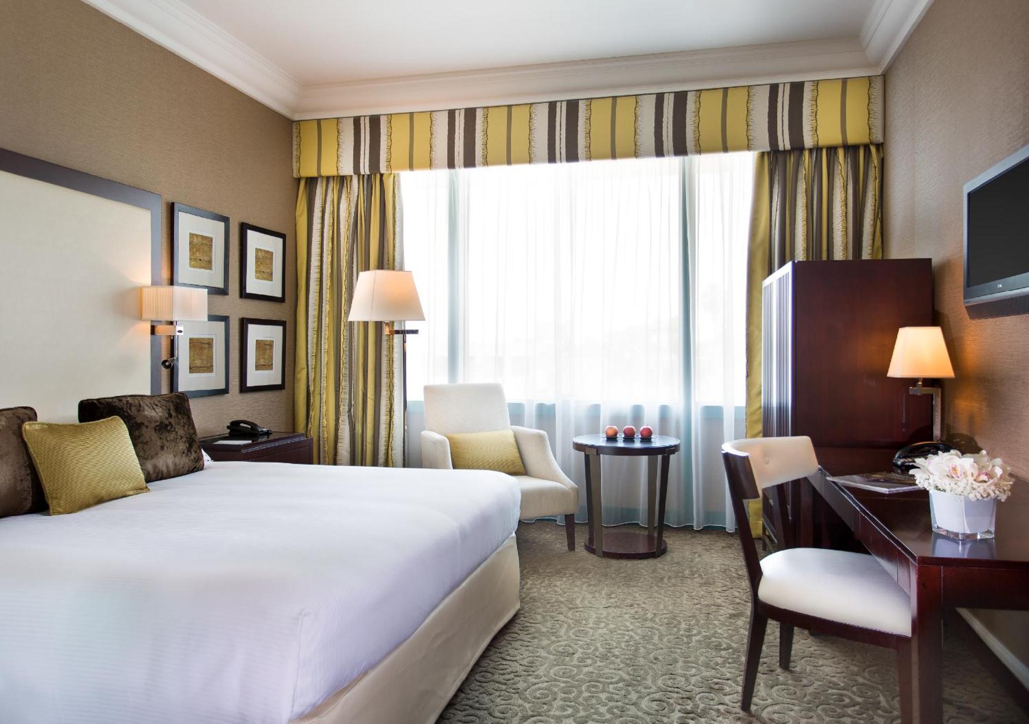 ホテル Moevenpick Grand Al Bustan ドバイ エクステリア 写真