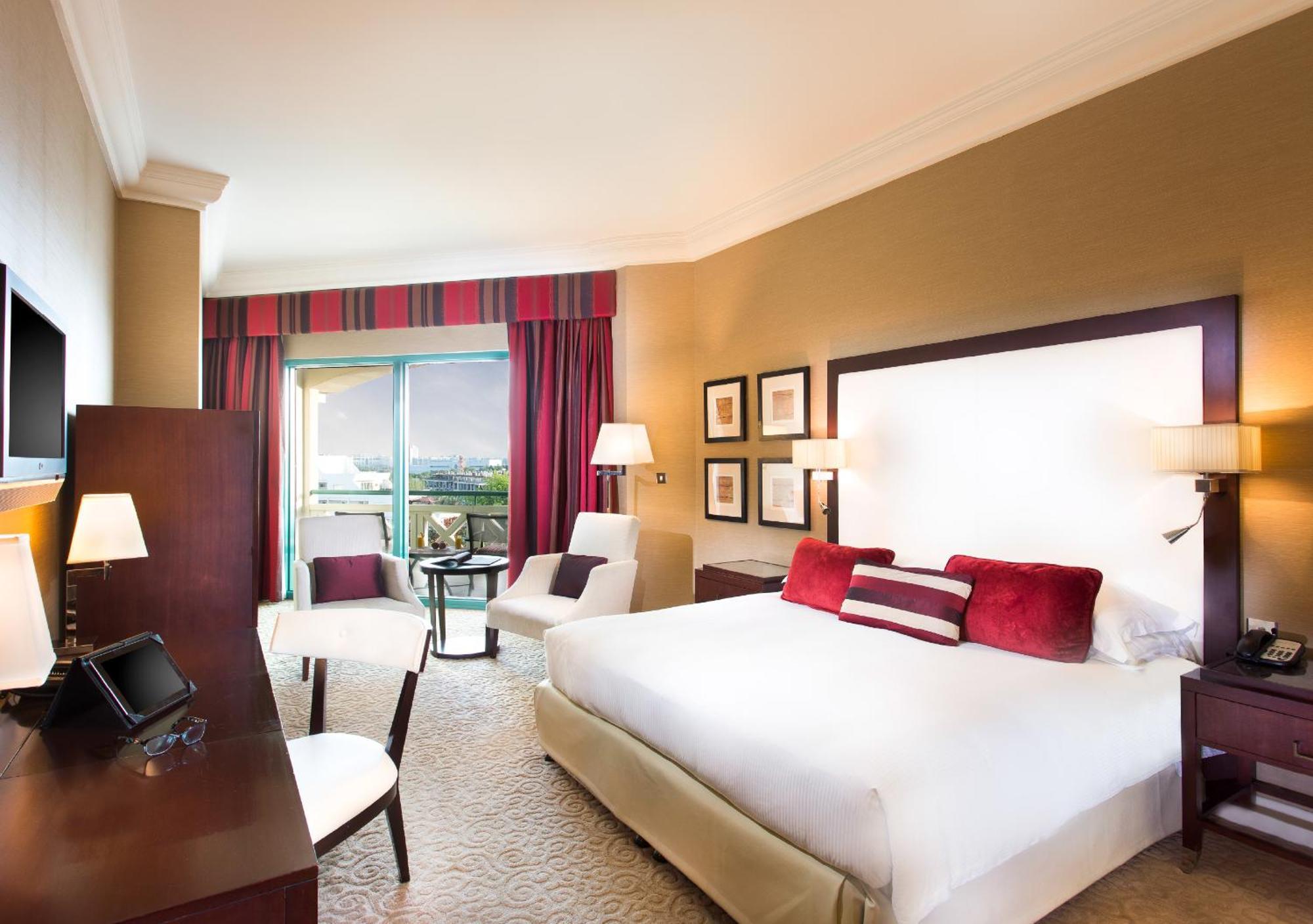 ホテル Moevenpick Grand Al Bustan ドバイ エクステリア 写真